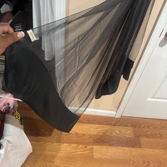 Taka Black Sheer Wrap - Picture 5 of 6